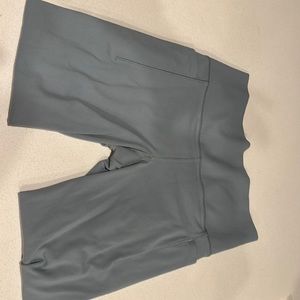 Athleta Salutation stash pocket 7/8 legging